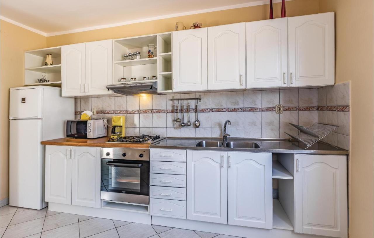 Gorgeous Apartment In Pula With Kitchen Экстерьер фото