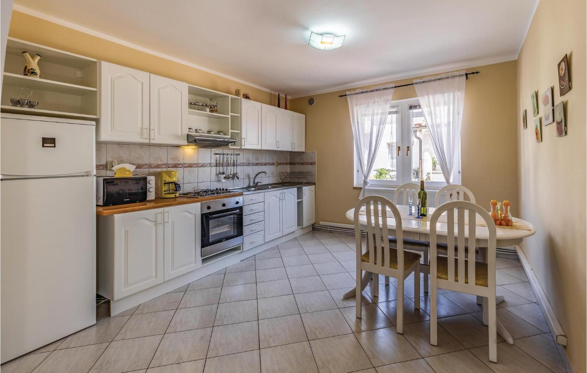 Gorgeous Apartment In Pula With Kitchen Экстерьер фото