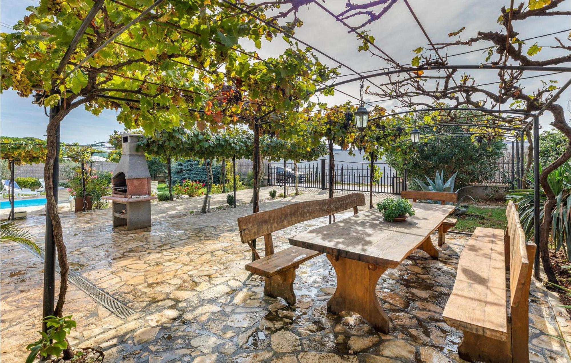 Gorgeous Apartment In Pula With Kitchen Экстерьер фото